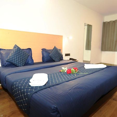 Hotel Noida Grand Sec 58 Luaran gambar