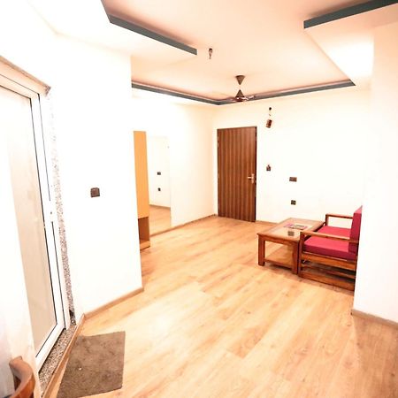 Hotel Noida Grand Sec 58 Luaran gambar