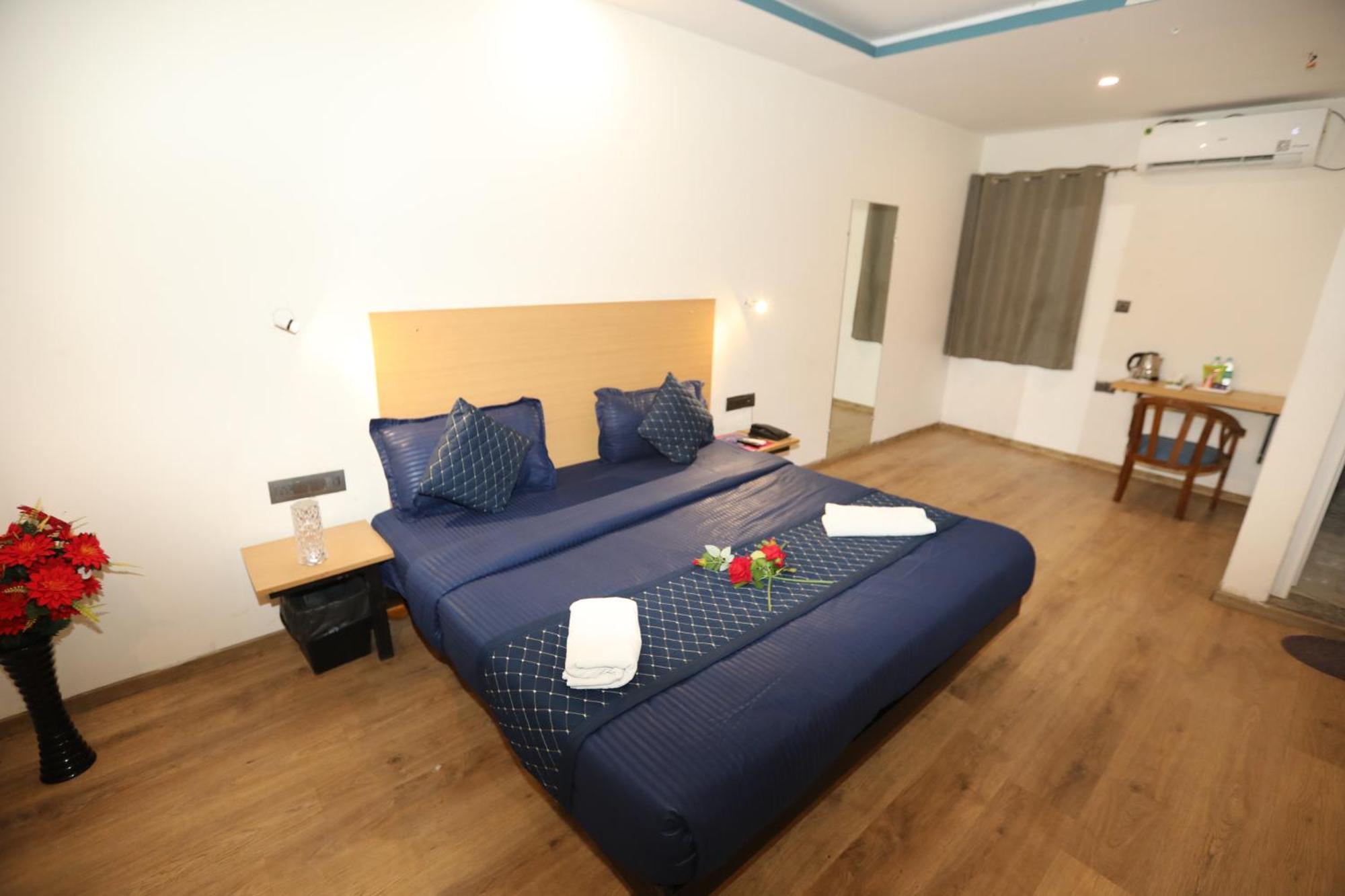 Hotel Noida Grand Sec 58 Luaran gambar
