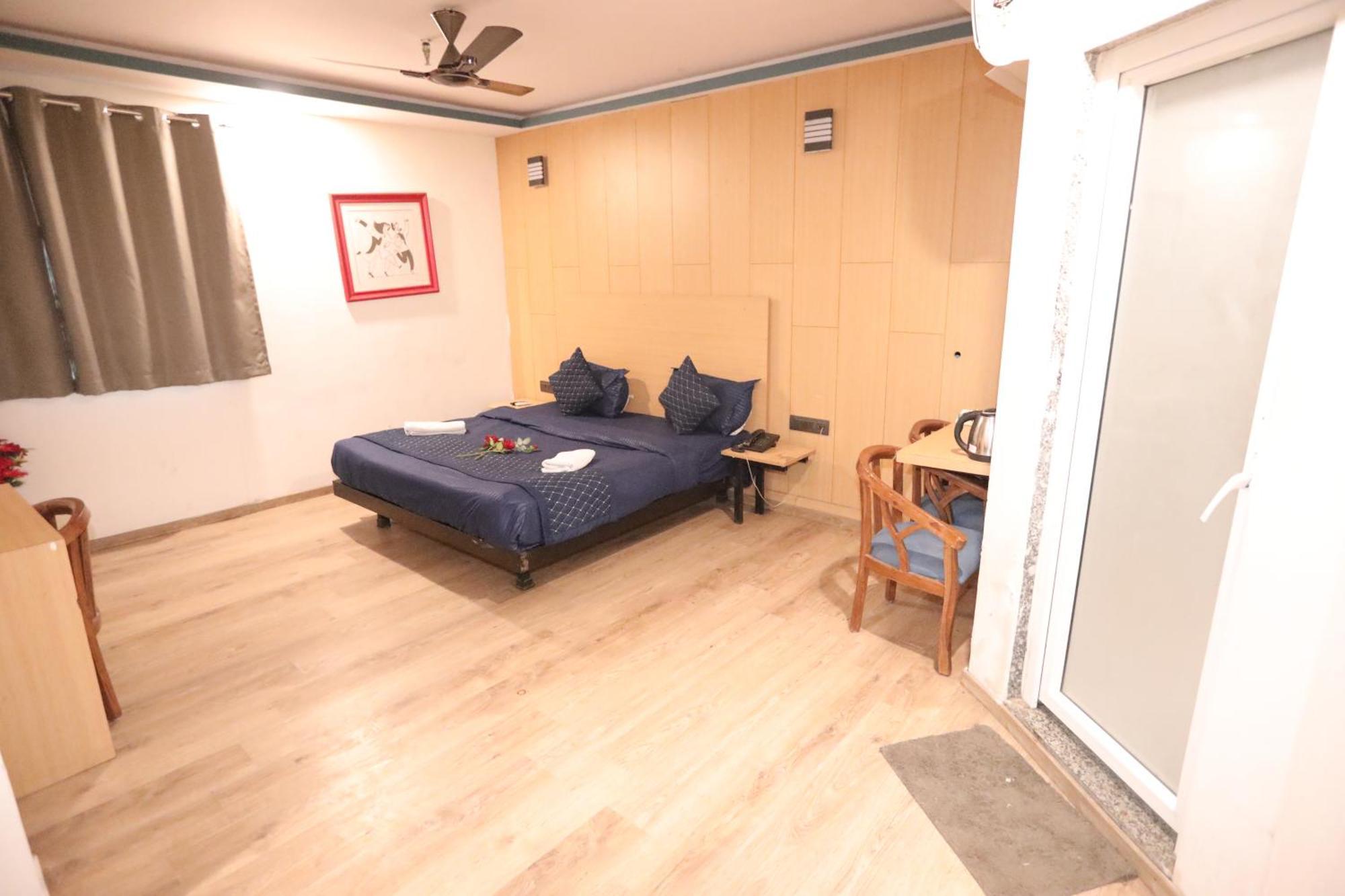 Hotel Noida Grand Sec 58 Luaran gambar