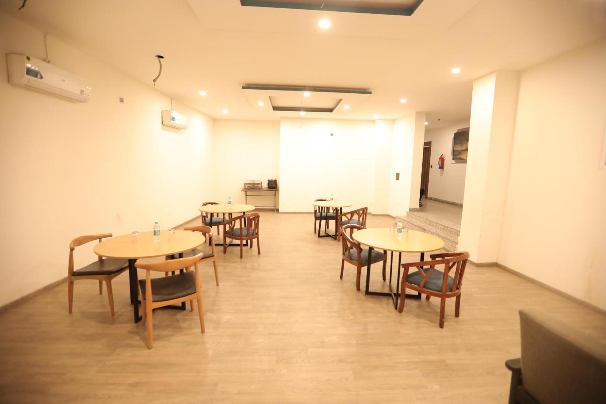 Hotel Noida Grand Sec 58 Luaran gambar