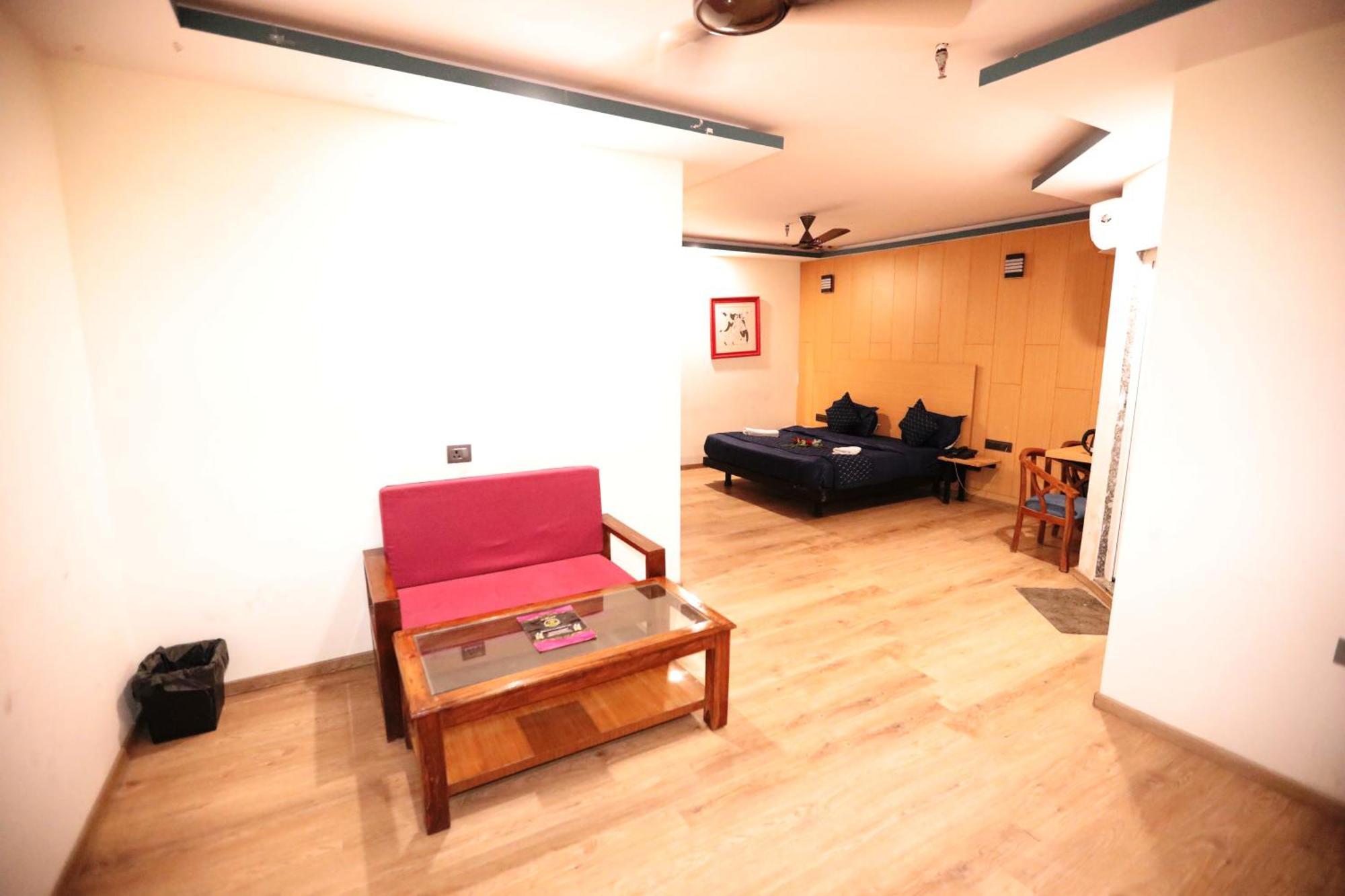 Hotel Noida Grand Sec 58 Luaran gambar