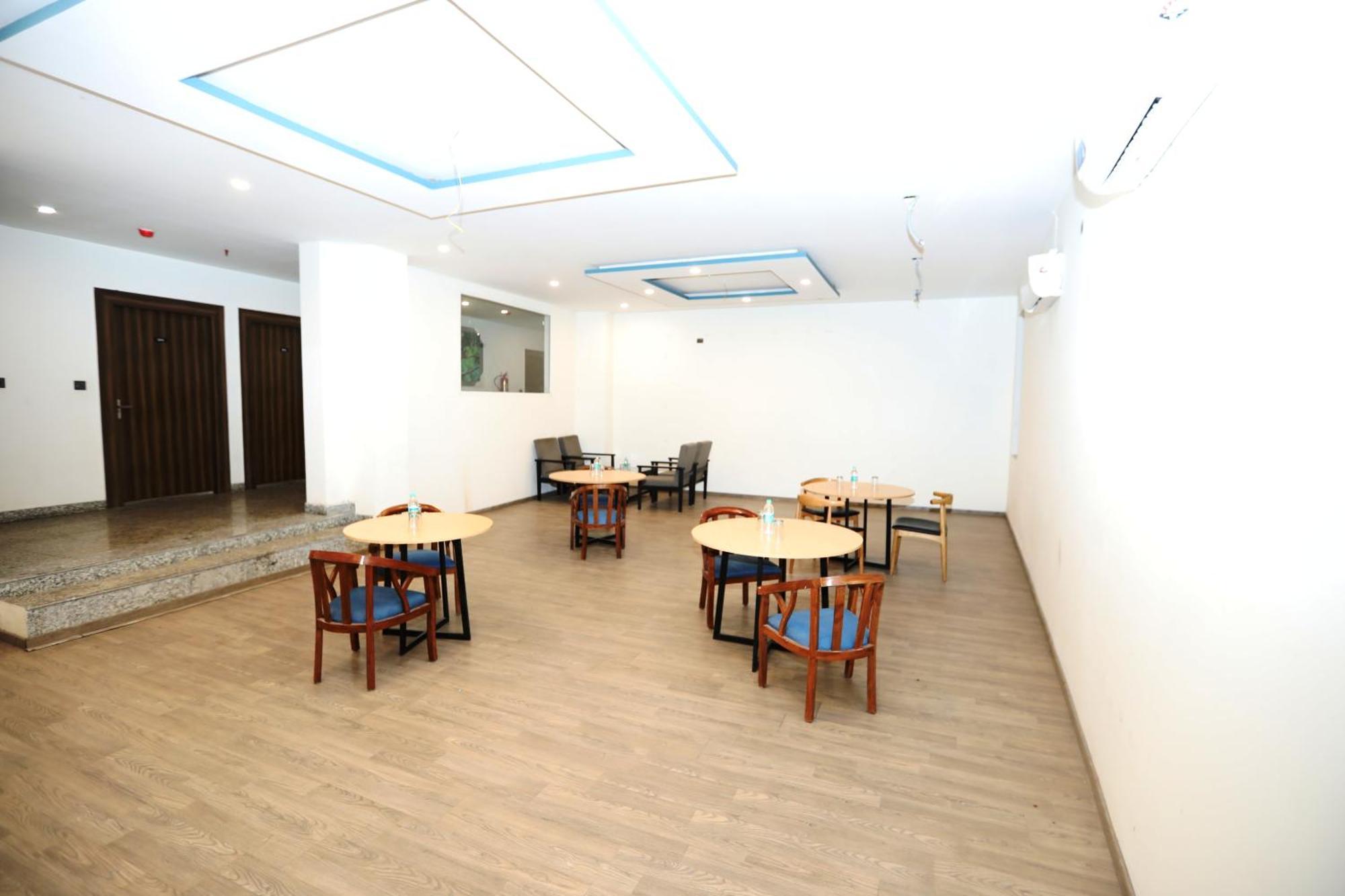 Hotel Noida Grand Sec 58 Luaran gambar