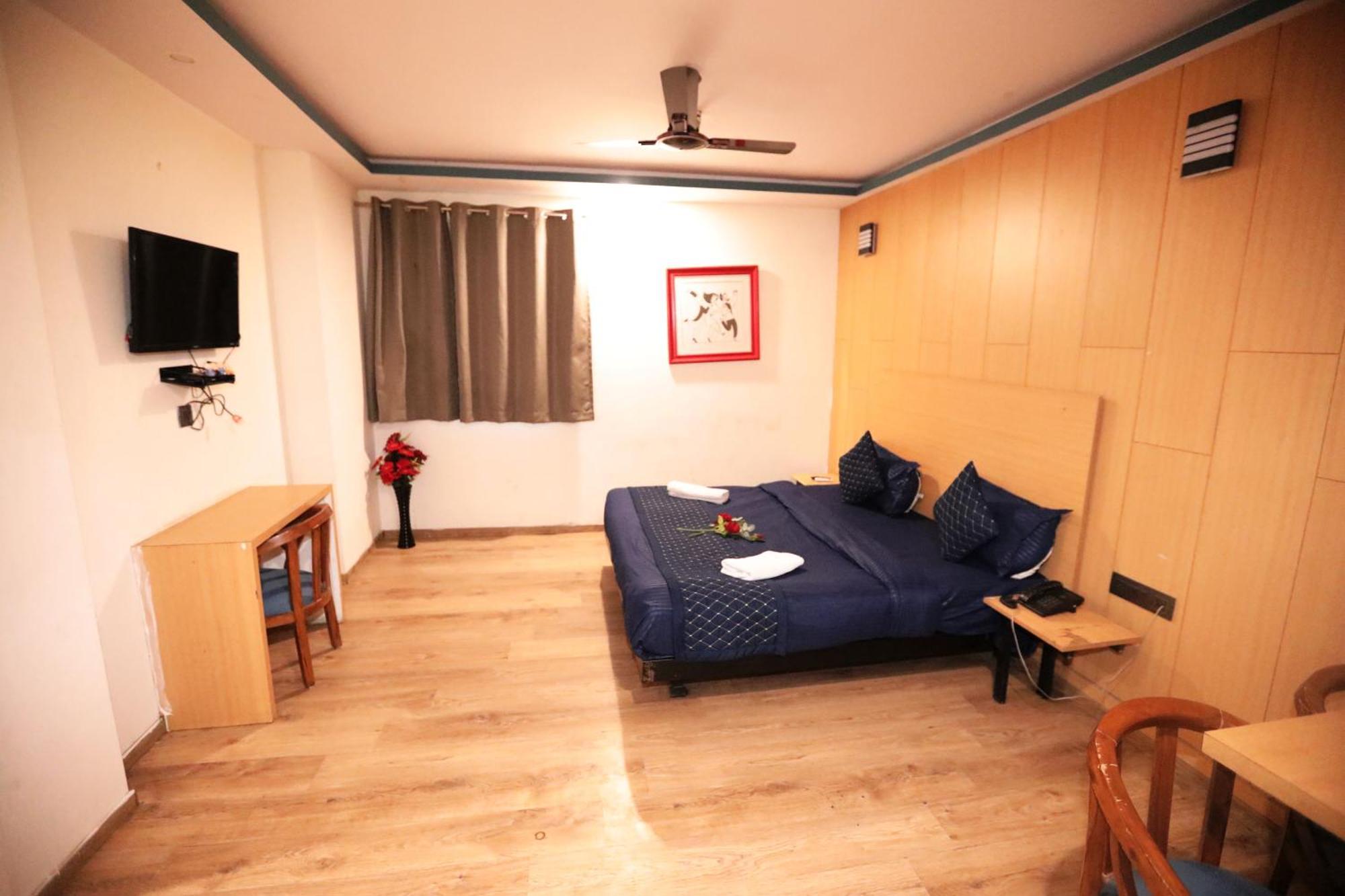 Hotel Noida Grand Sec 58 Luaran gambar