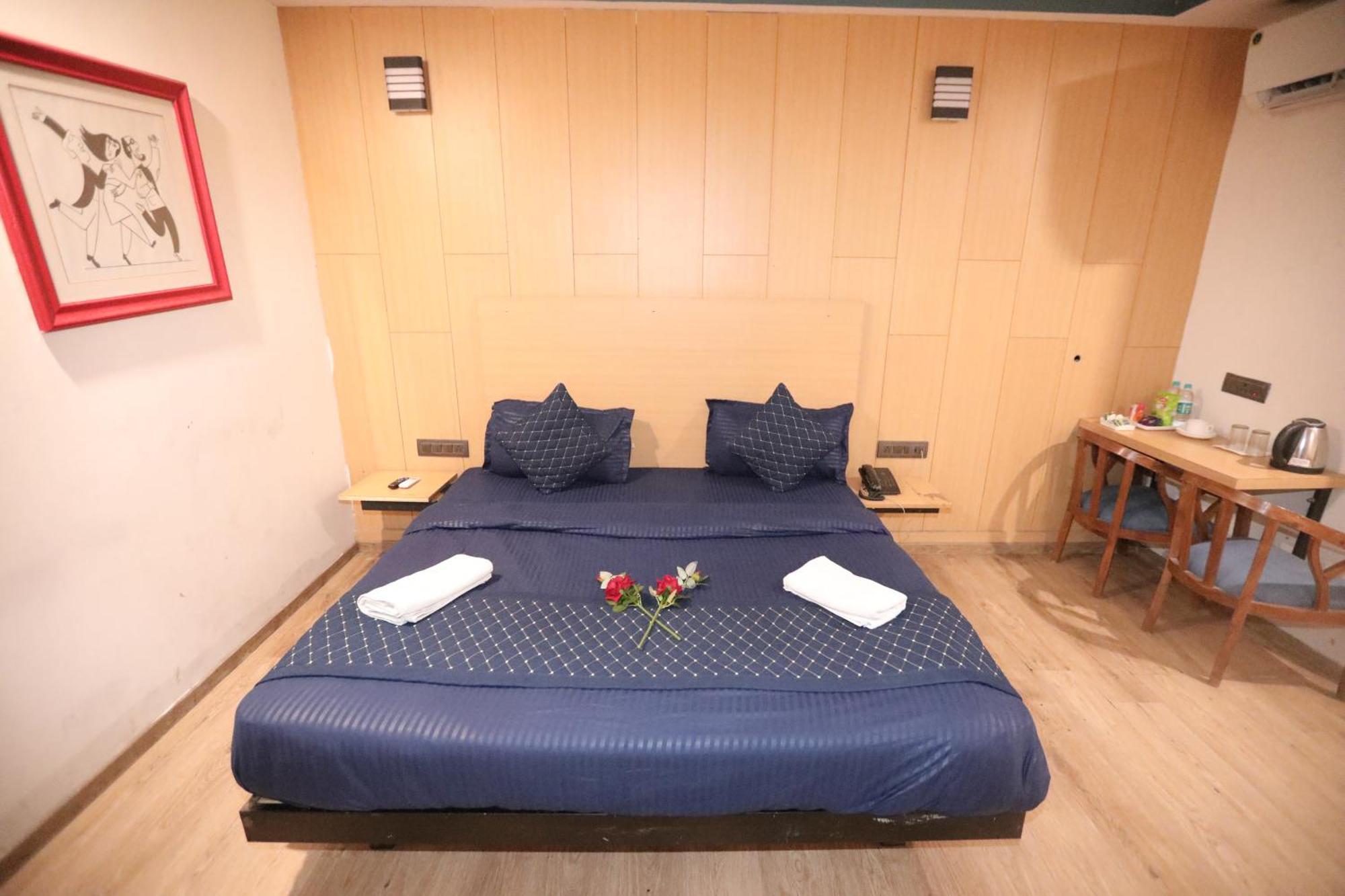 Hotel Noida Grand Sec 58 Luaran gambar