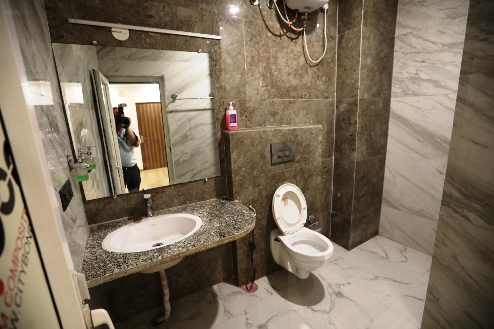 Hotel Noida Grand Sec 58 Luaran gambar