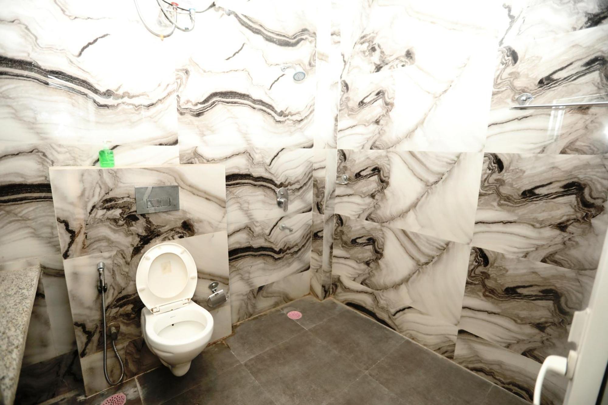 Hotel Noida Grand Sec 58 Luaran gambar